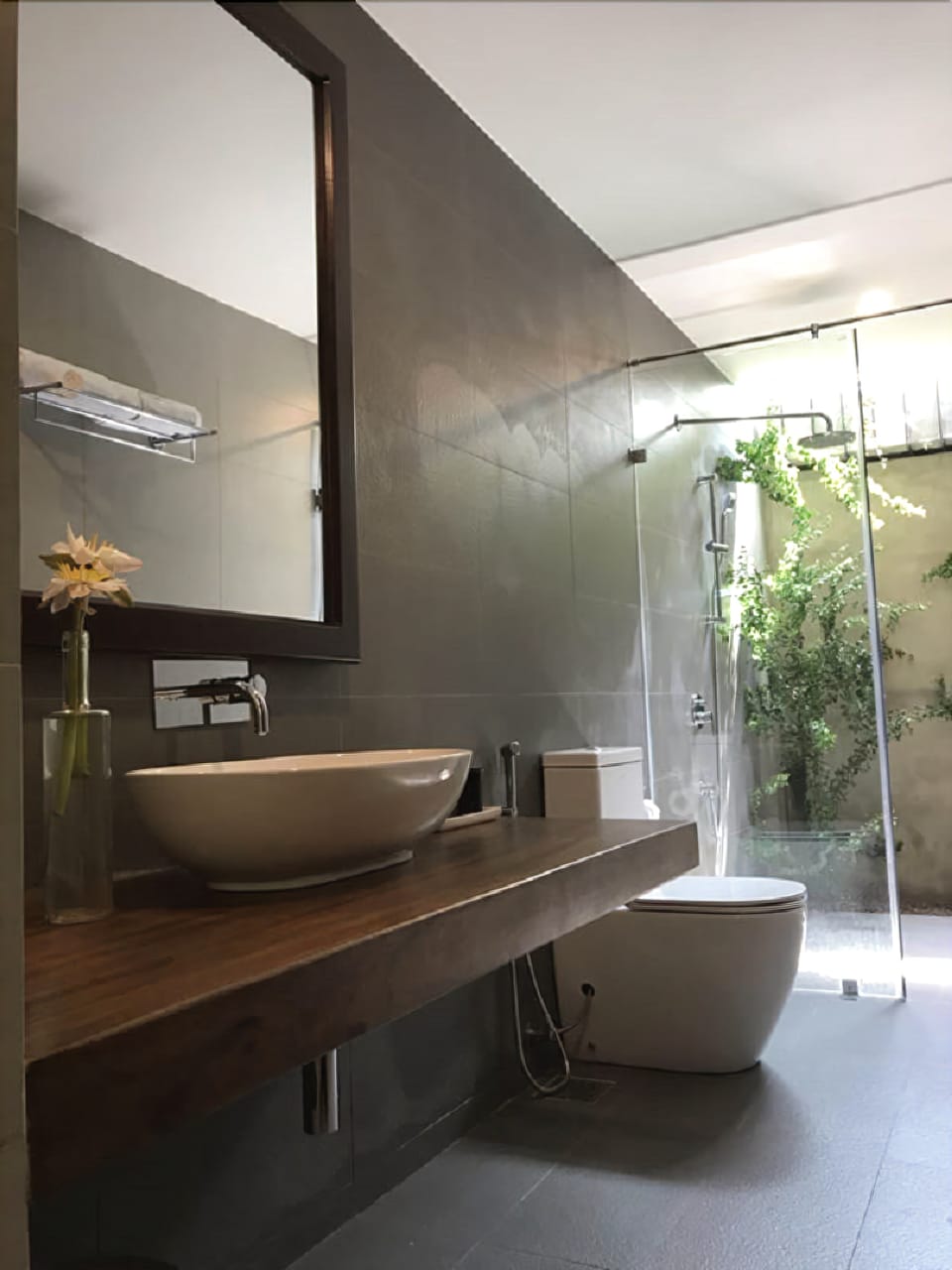 Deluxe Double Room, Garden View, Garden Area | Bathroom | Shower, towels
