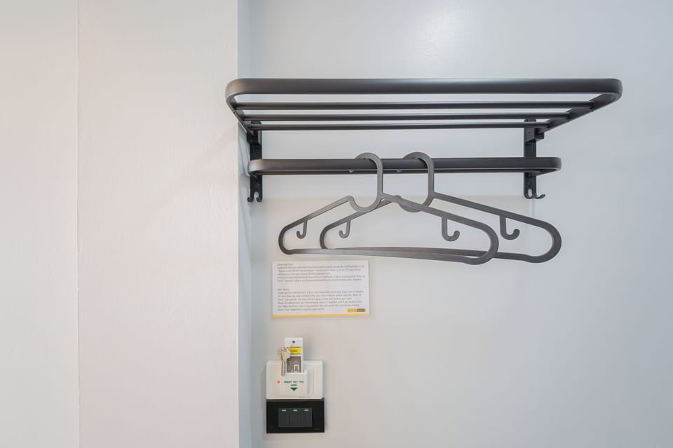 Standard Room | Bathroom | Shower, free toiletries, towels