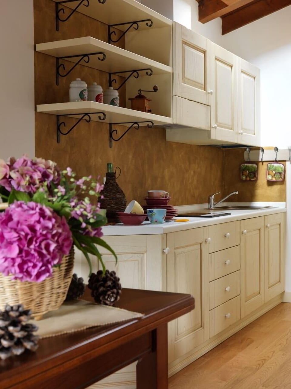 Apartment | Individually furnished, desk, cribs/infant beds, bed sheets