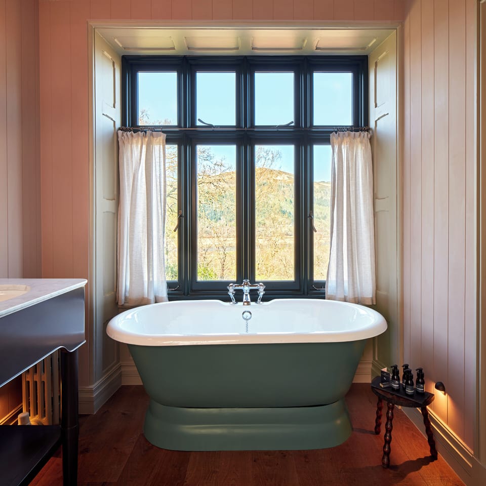 Egyptian cotton sheets, premium bedding, pillowtop beds, minibar