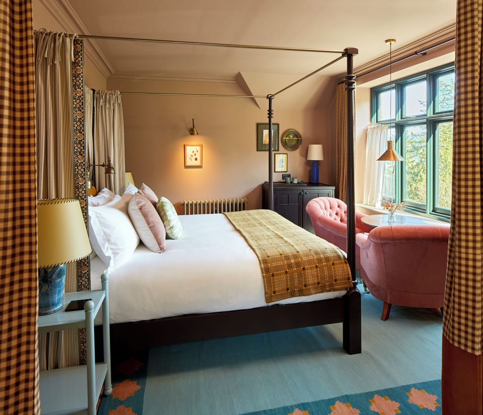 Egyptian cotton sheets, premium bedding, pillowtop beds, minibar