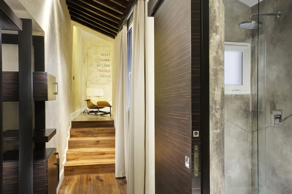 Junior Suite | Minibar, in-room safe, desk, soundproofing