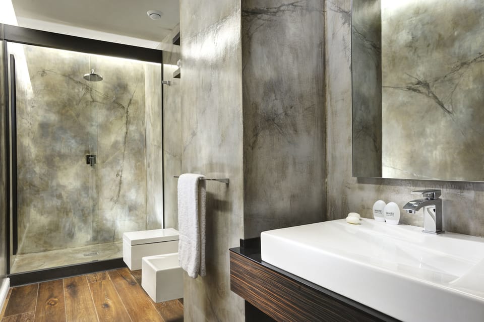 Superior Room | Bathroom | Free toiletries, hair dryer, bidet, towels