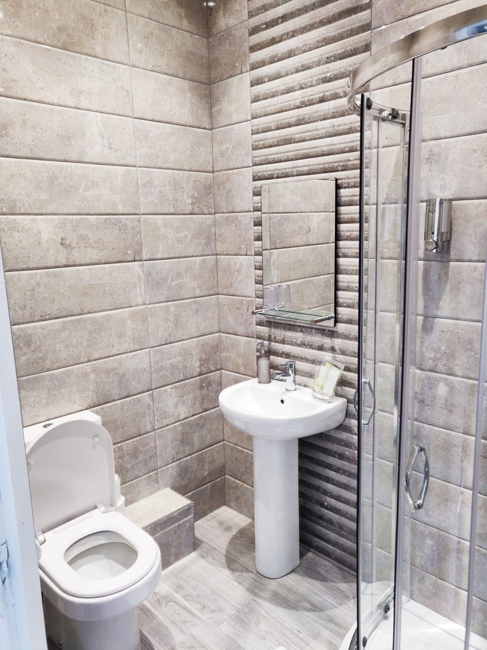 Deluxe Single Room, Ensuite | In-room safe, soundproofing, free WiFi, bed sheets