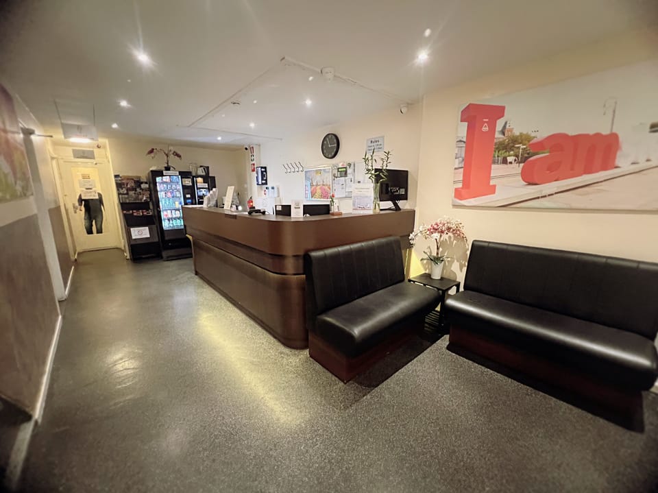 Orange Tulip Hotel Amsterdam - Hostel Hostel in Amsterdam