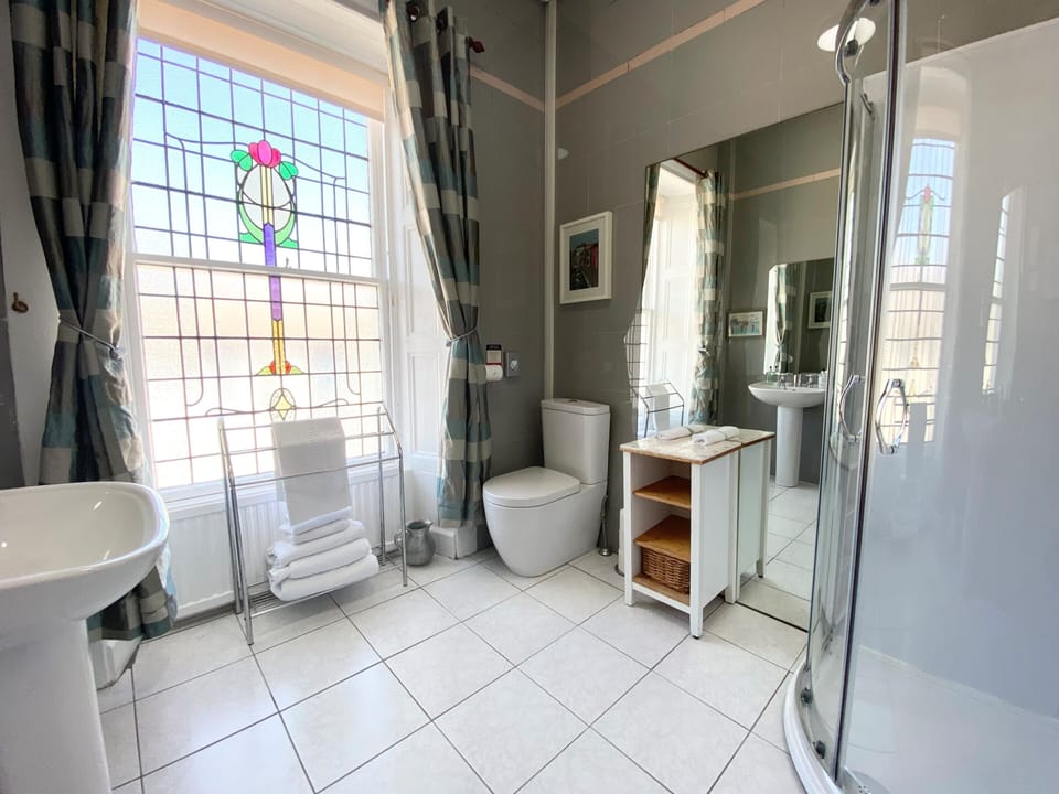 Egyptian cotton sheets, premium bedding, in-room safe