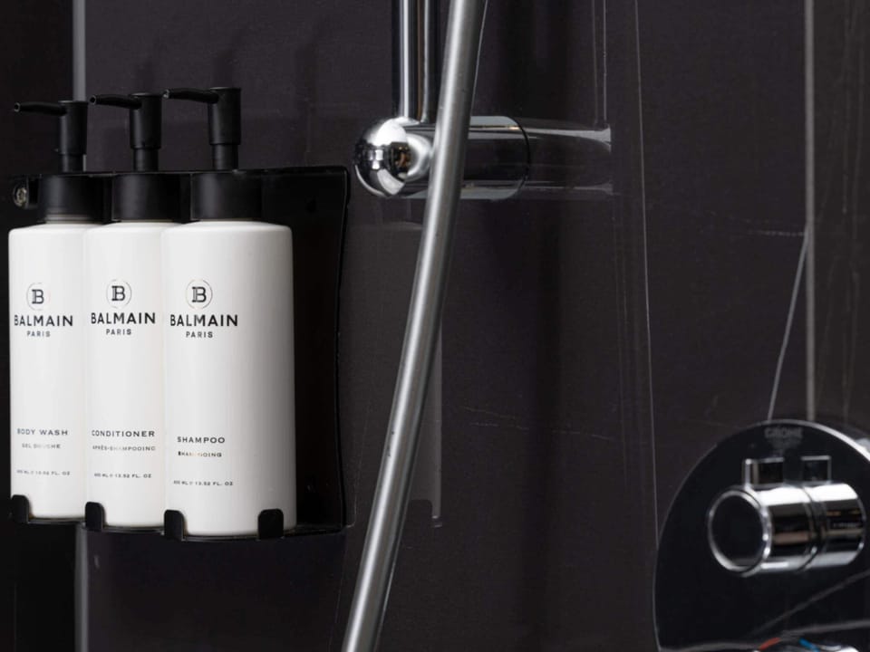 1 bedroom, Egyptian cotton sheets, premium bedding, Select Comfort beds