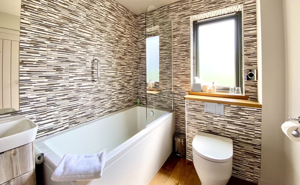 Free toiletries, hair dryer, bathrobes, towels