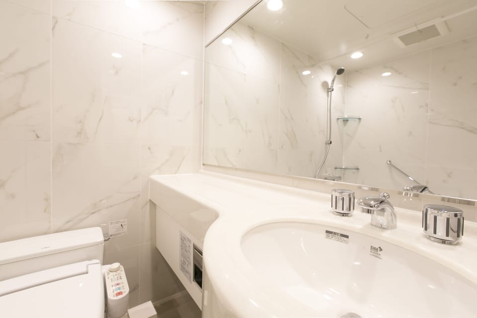 Bathroom shower