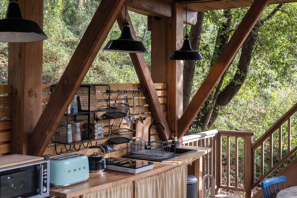 Family Tree House, 2 Bedrooms, Non Smoking, Valley View (Colonel Hathi) | In-room dining