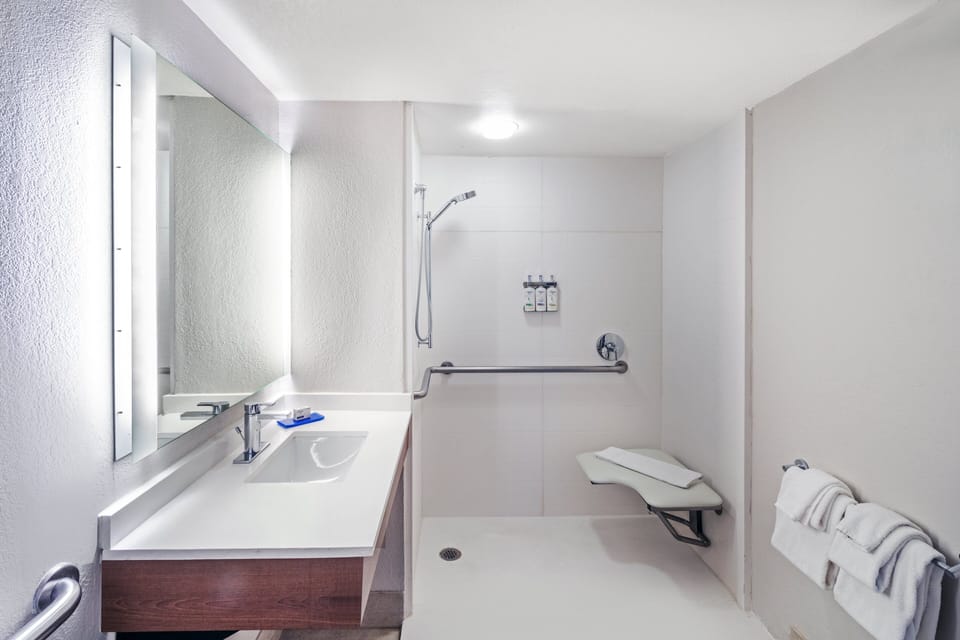 Desk, iron/ironing board, free cribs/infant beds, free WiFi