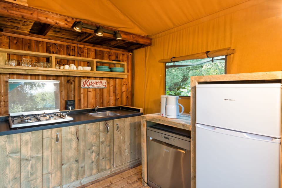 Tent | Private kitchenette | Full-size fridge, coffee/tea maker, electric kettle