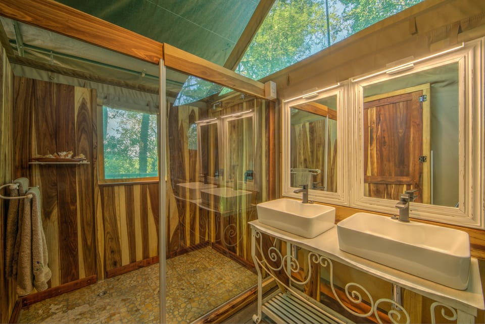 Honeymoon Suite, 1 Bedroom, Refrigerator, River View | Bathroom | Shower, free toiletries, towels, toilet paper