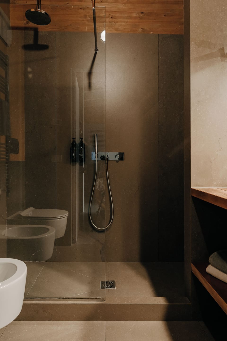 Shower, rainfall showerhead, bathrobes, slippers