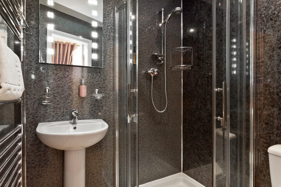 Double Room, Balcony (Room 8) | Bathroom | Shower, free toiletries, hair dryer, towels