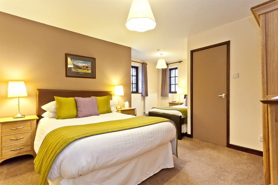 Family Room (Room 1) | Premium bedding, iron/ironing board, free WiFi, bed sheets