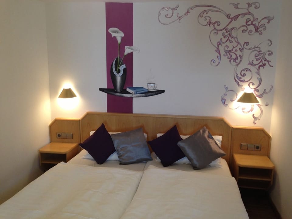 Comfort Double Room, 1 King Bed | Premium bedding, desk, soundproofing, iron/ironing board