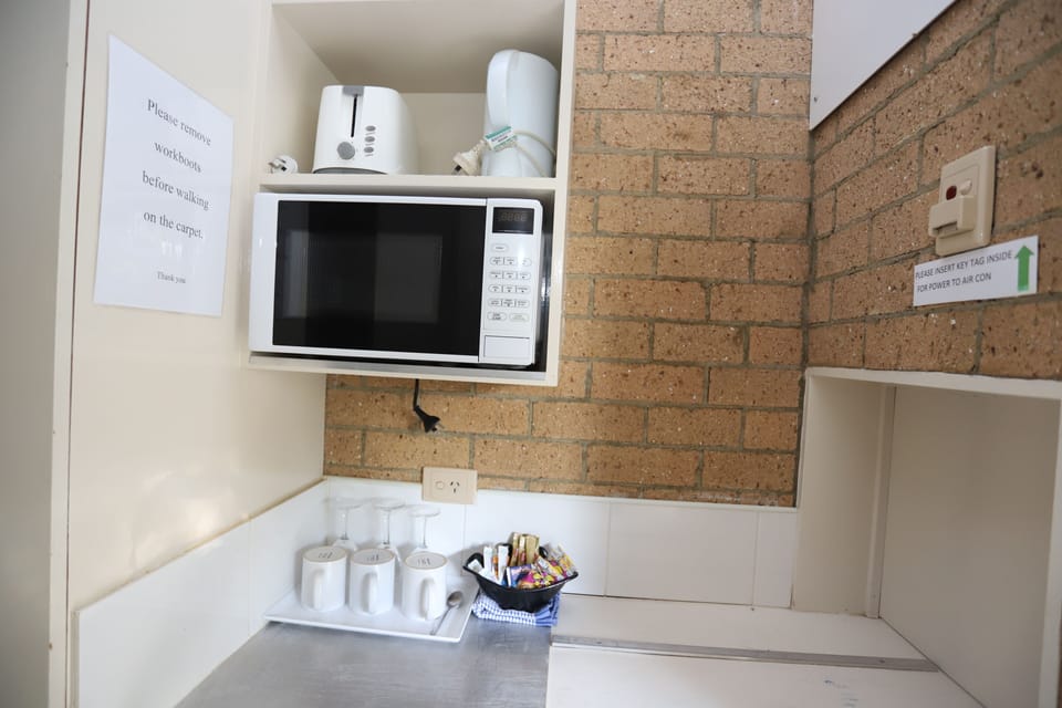 Executive Twin Room (No Pets) | Coffee and/or coffee maker
