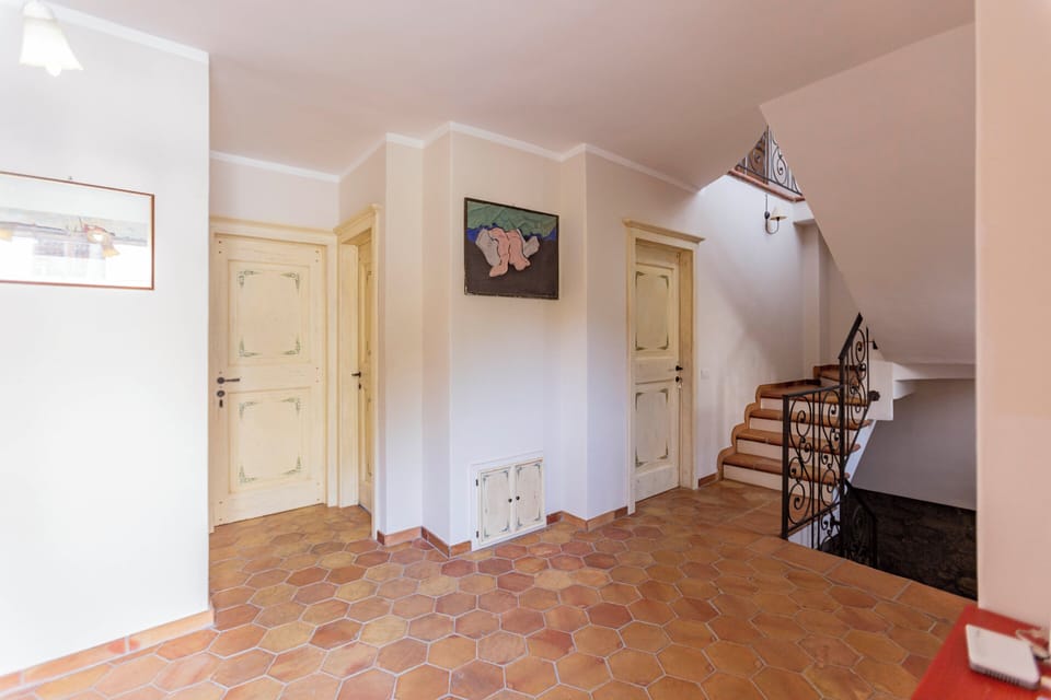 Family Room | Minibar, WiFi (free), bed sheets