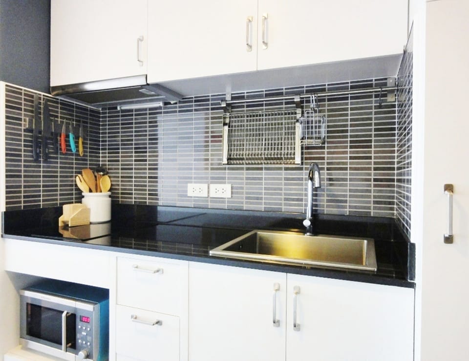 2 Bedrooms Sea View  | Private kitchenette | Full-size fridge, microwave, stovetop, coffee/tea maker