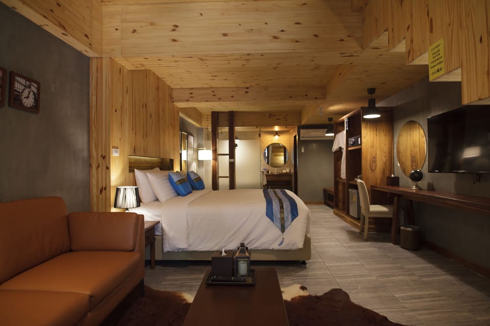 Standard Studio | Minibar, in-room safe, blackout drapes, soundproofing