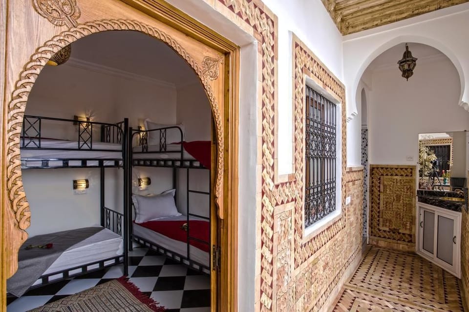 In-room safe, soundproofing, free WiFi, bed sheets