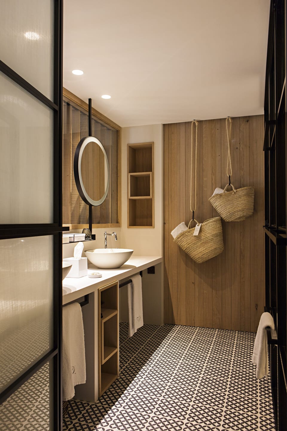 Shower, free toiletries, hair dryer, bathrobes