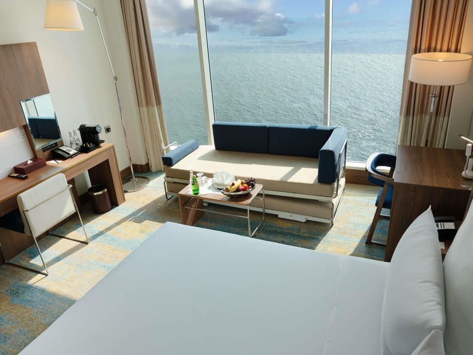 1 bedroom, Egyptian cotton sheets, premium bedding, pillowtop beds