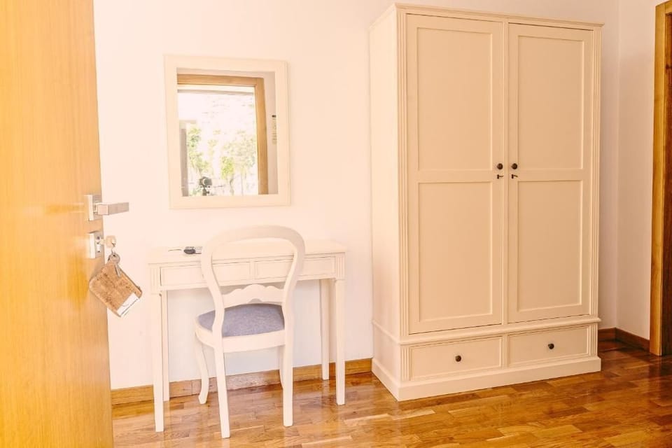Double Room, Garden View | Desk, soundproofing, rollaway beds, bed sheets