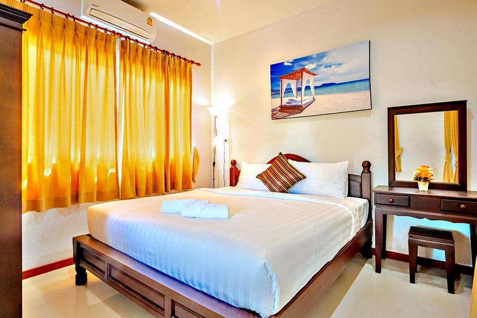 Family Suite, 2 Bedrooms | Desk, laptop workspace, free WiFi, bed sheets