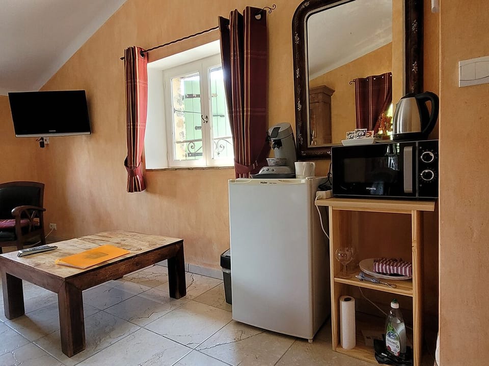 Comfort Double Room, Ensuite, Pool View | 1 bedroom, premium bedding, individually decorated