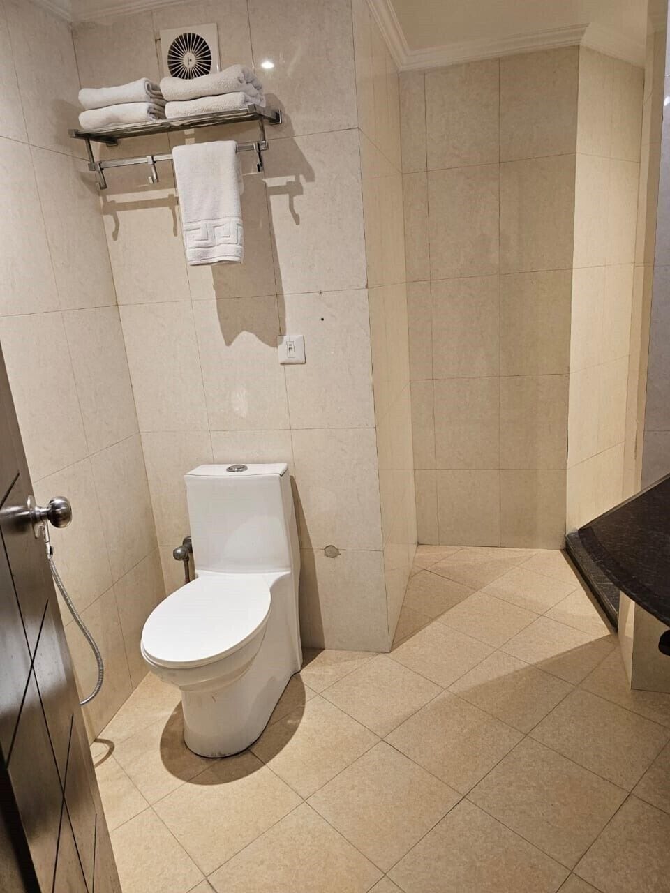 Club Double Room | Private kitchen | Coffee/tea maker