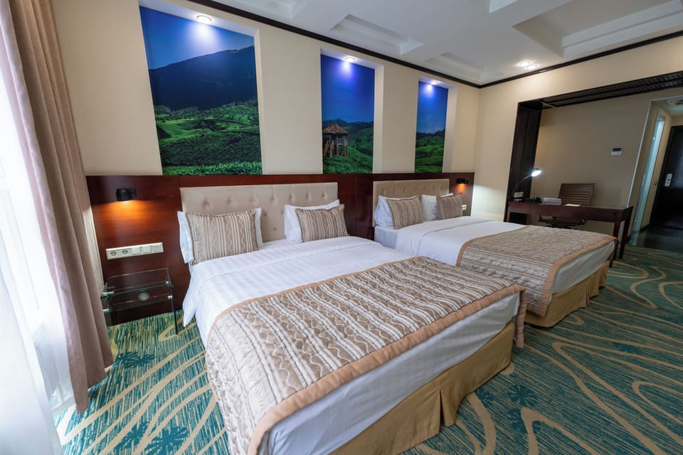 Superior Queen Room with Two Queen Beds | Living area | 50-inch Smart TV with digital channels, Netflix, Hulu