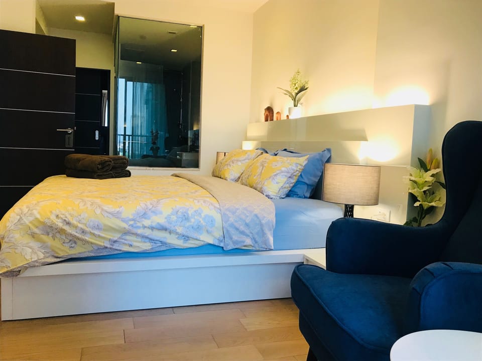 One Bedroom Condo | 1 bedroom, in-room safe, blackout drapes, iron/ironing board