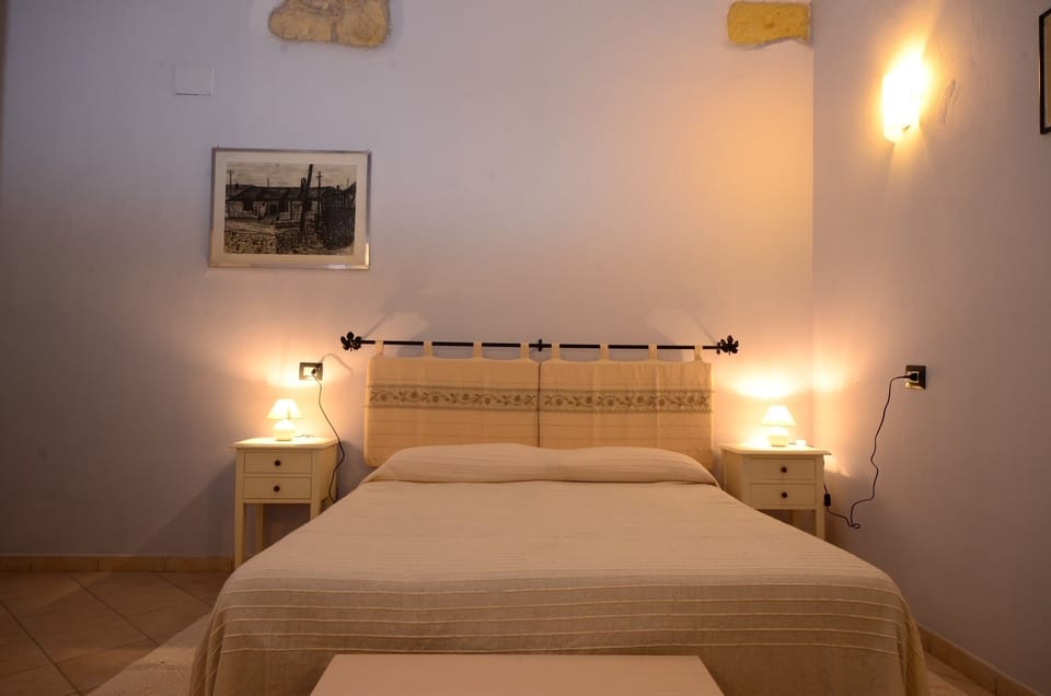 Double Room | In-room safe, desk, free WiFi, bed sheets