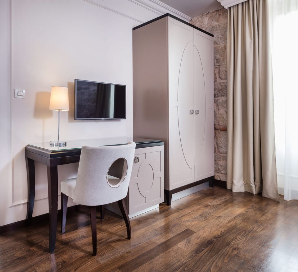 Superior Twin Room | Down comforters, minibar, in-room safe, desk