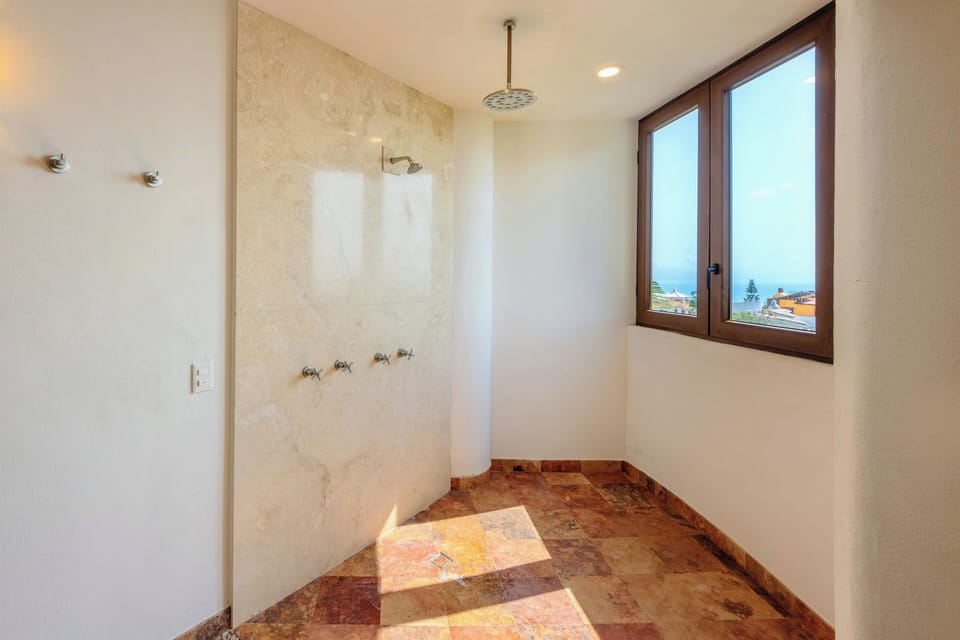 Romantic Suite, 1 King Bed, Hot Tub, Ocean View | Bathroom | Free toiletries, hair dryer, bathrobes, towels