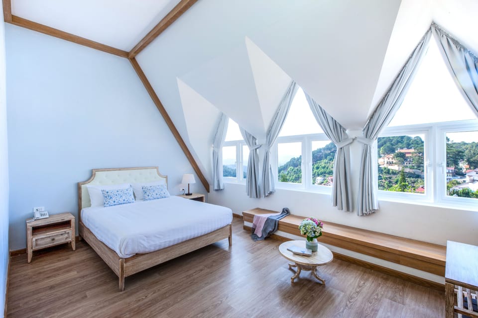 Luxury Double Room | Desk, blackout drapes, rollaway beds, free WiFi