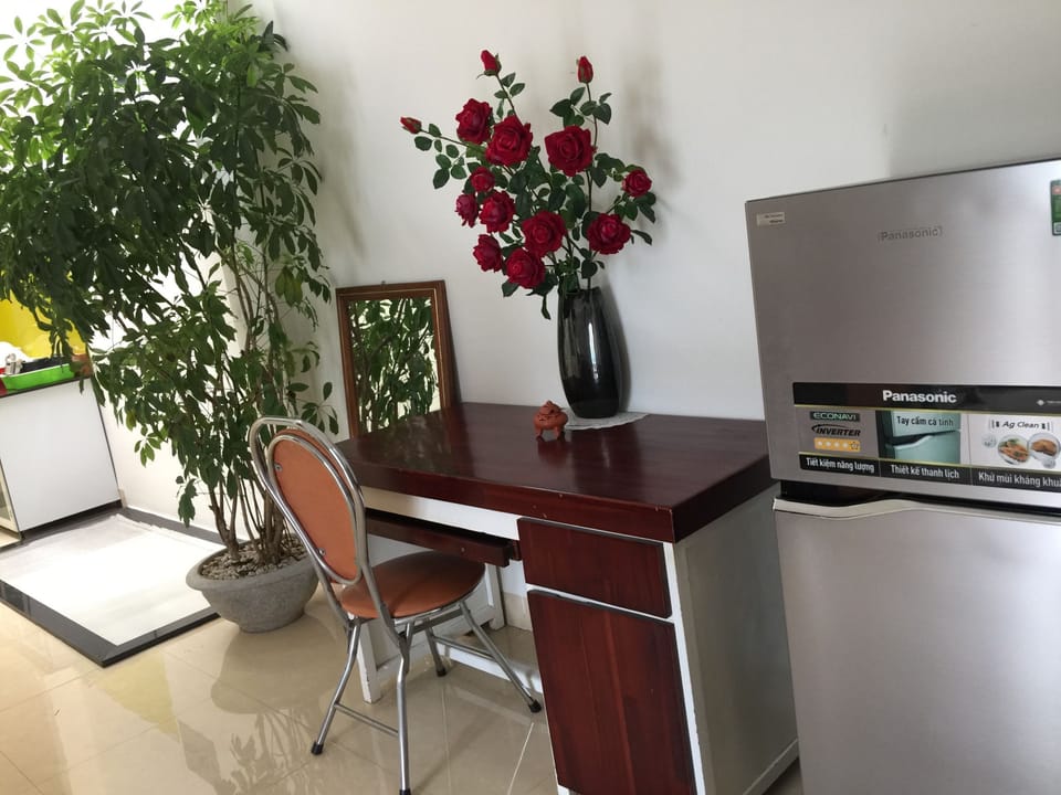 Family Apartment, 2 Bedrooms, Smoking, Annex Building | 2 bedrooms, desk, iron/ironing board, WiFi (free)
