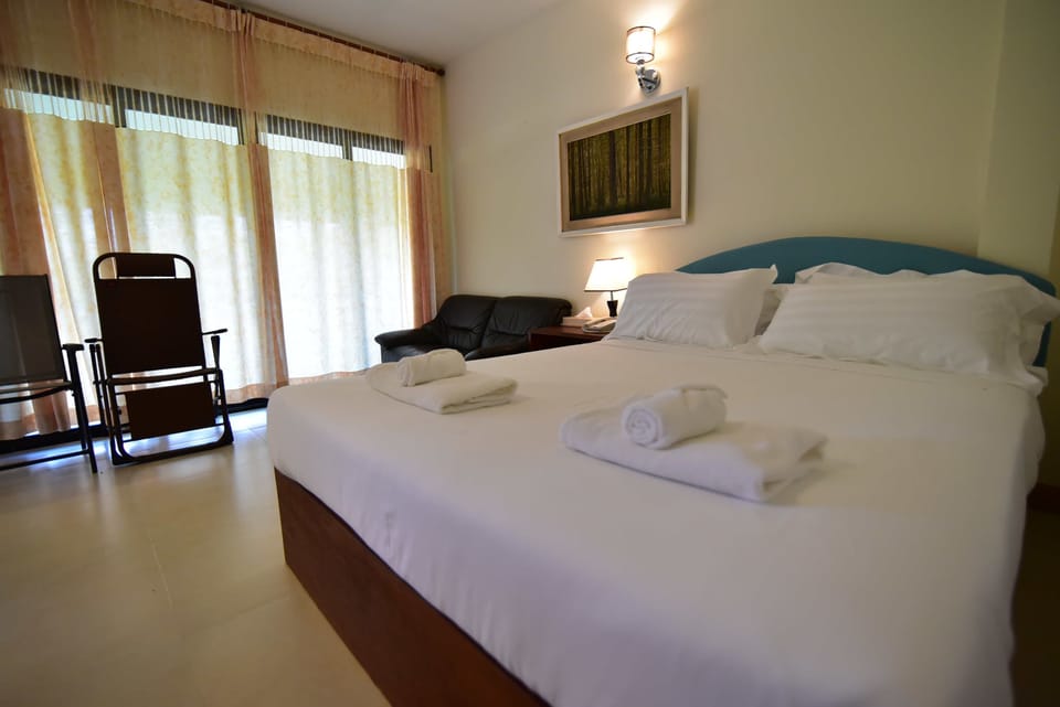 Deluxe Bungalow | Desk, soundproofing, WiFi (free), bed sheets