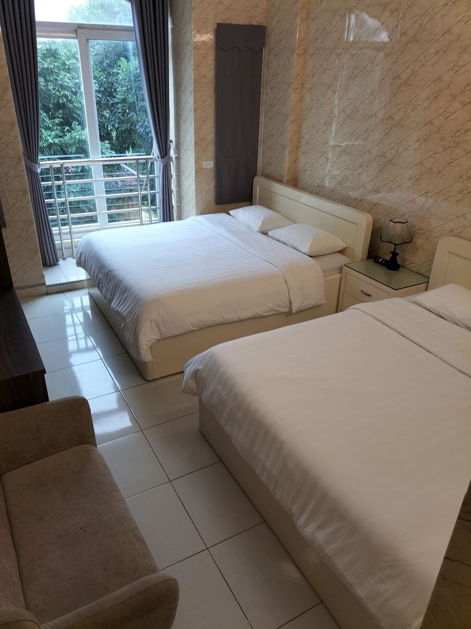 Family Room, Non Smoking | Minibar, desk, soundproofing, iron/ironing board