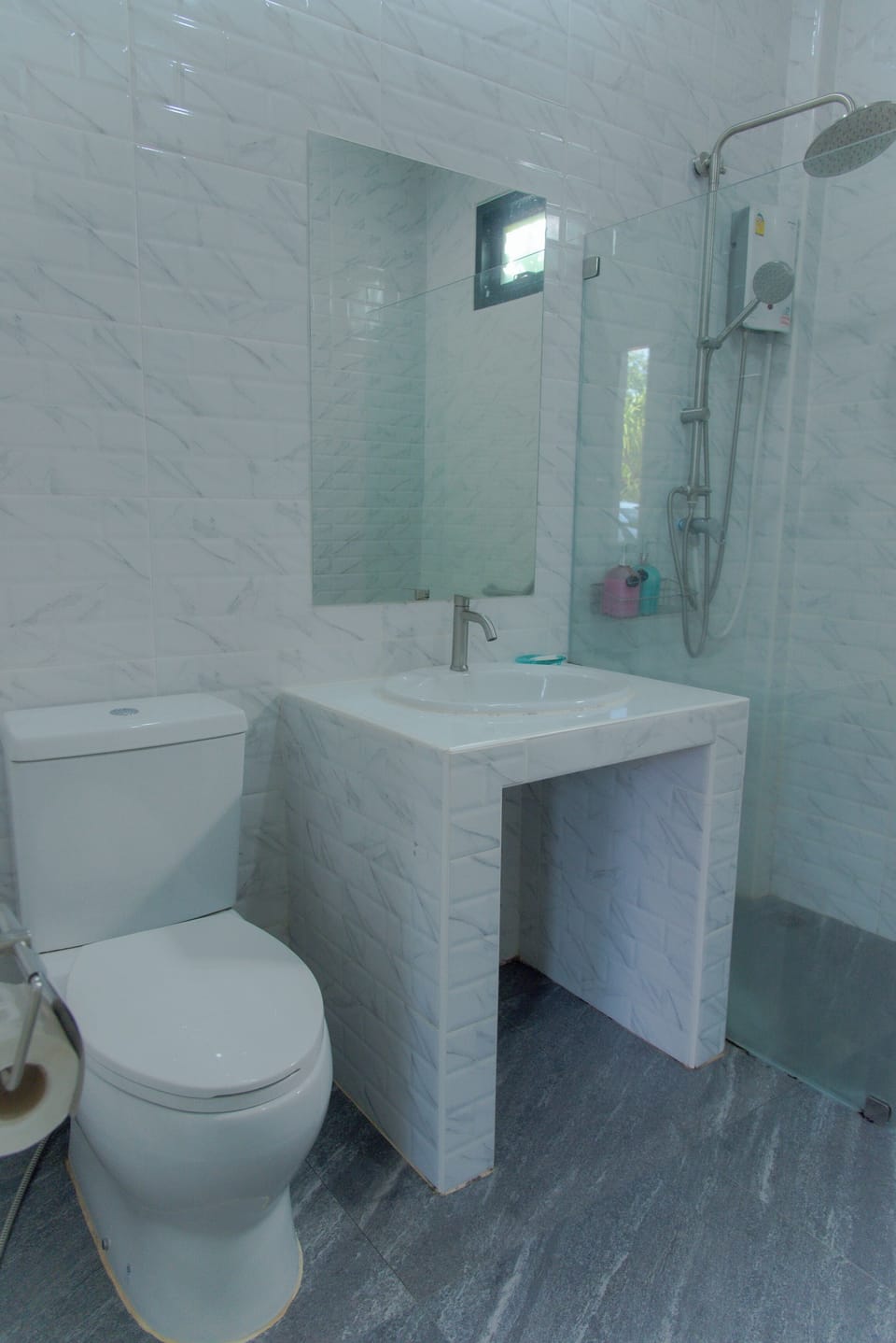 Family Room | Bathroom | Shower, towels