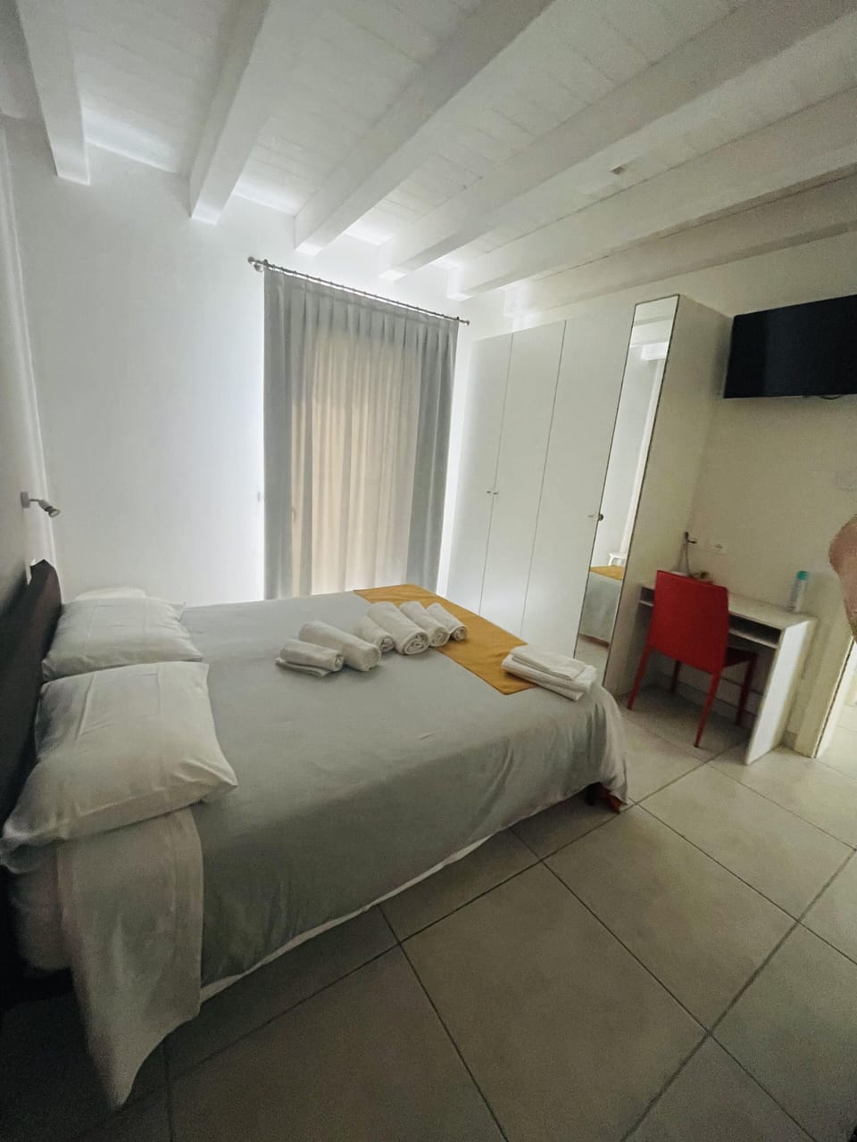 Triple Room | Premium bedding, desk, blackout drapes, free WiFi