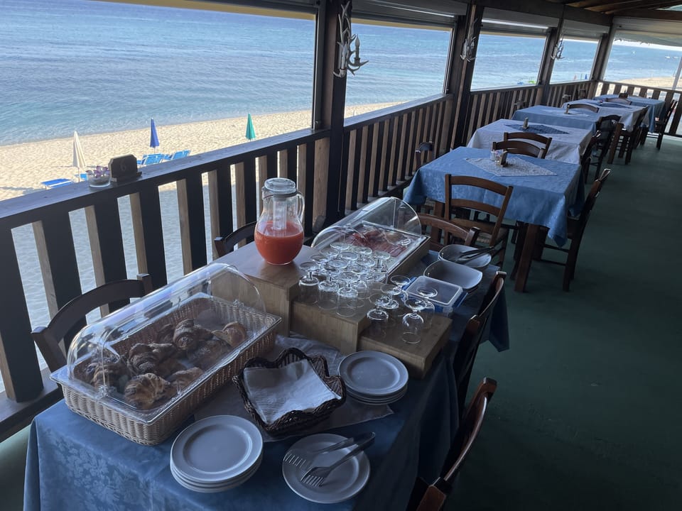 Lunch and dinner served