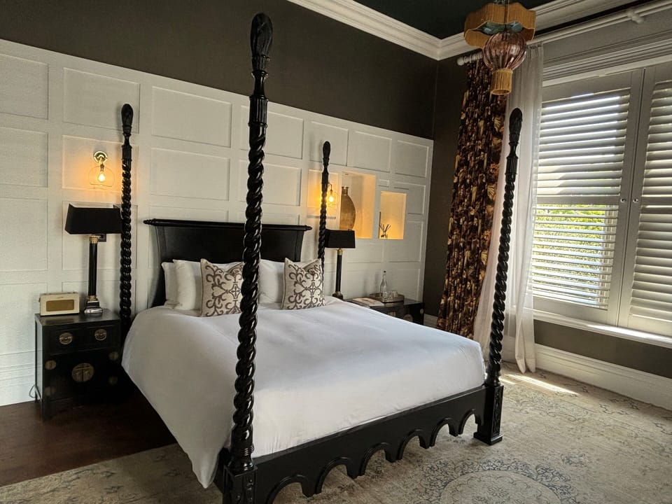 Luxury Double Room, 1 Double Bed, Ensuite (Diamond) | Premium bedding, minibar, desk, iron/ironing board