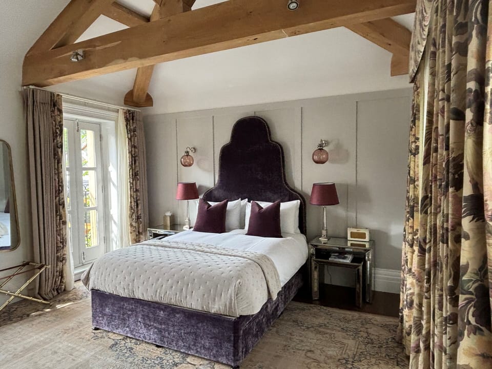 Deluxe Double Room, 1 Double Bed, Ensuite (Platinum) | Premium bedding, minibar, desk, iron/ironing board