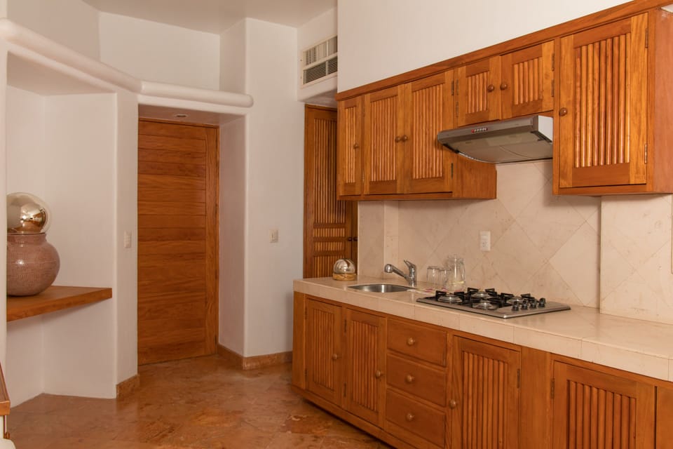 06 Sayulita - Master Suite | Private kitchen | Shared fridge, microwave