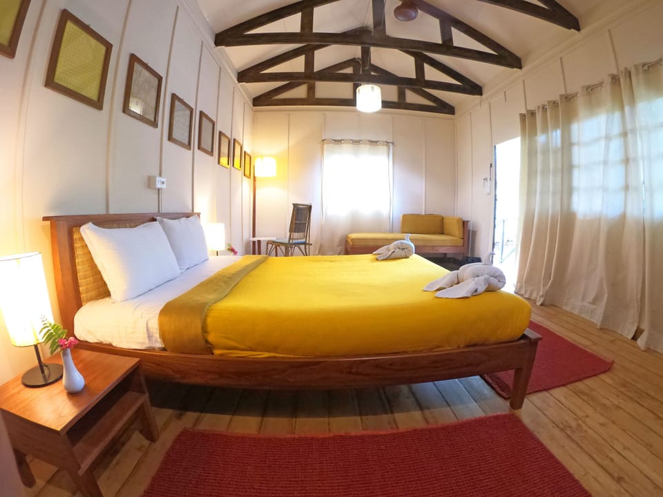 Swiss Chalet | Desk, free WiFi, bed sheets