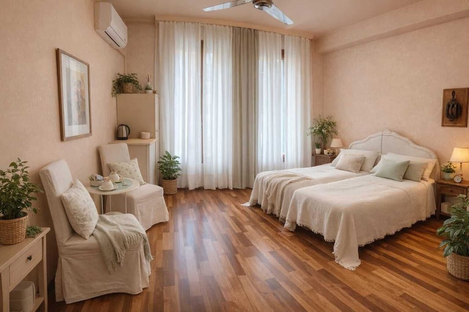 Room | Down comforters, WiFi (free), bed sheets