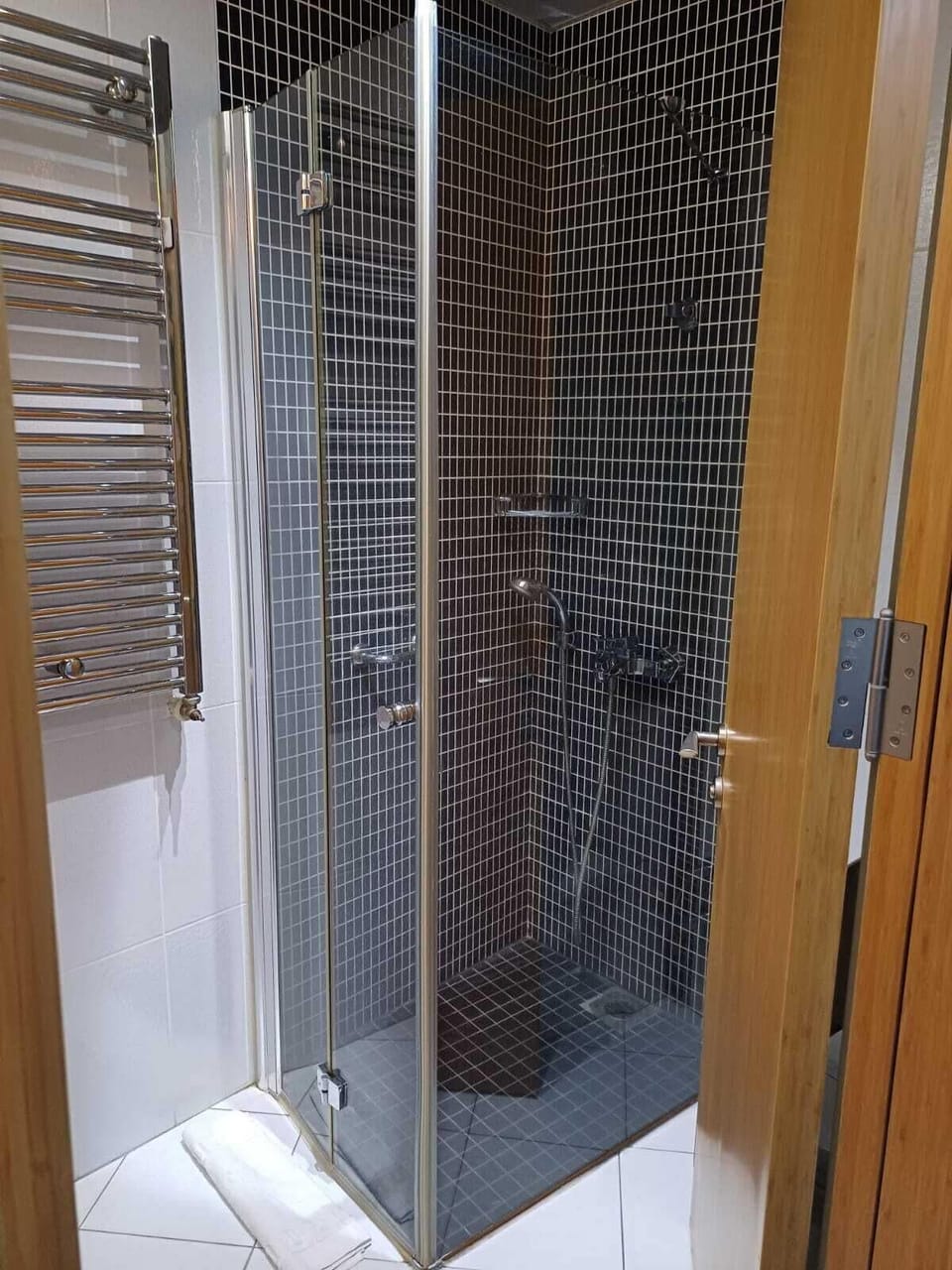 Standard Room | Bathroom | Shower, free toiletries, hair dryer, slippers